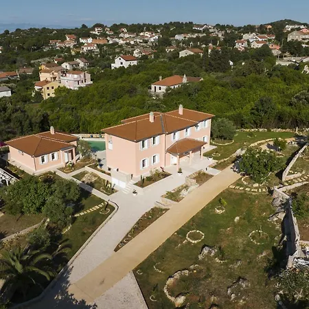 Giardin Retreat Villa