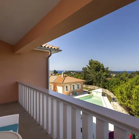 Villa Giardin Retreat