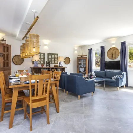 Giardin Retreat Villa