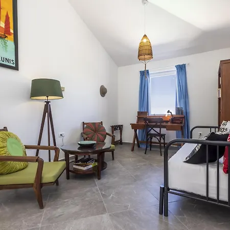 Giardin Retreat Villa *