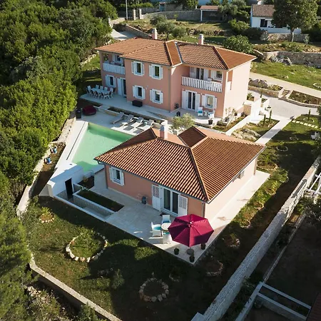 Villa Giardin Retreat *