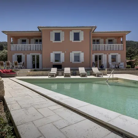 Giardin Retreat Villa